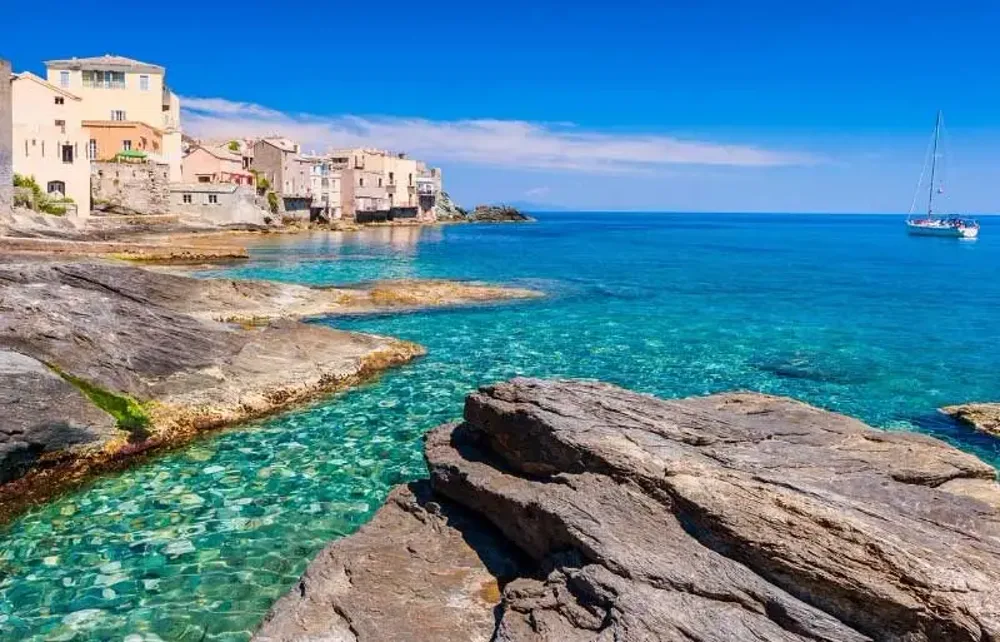 Apa turcoaz din Erbalunga, Corsica